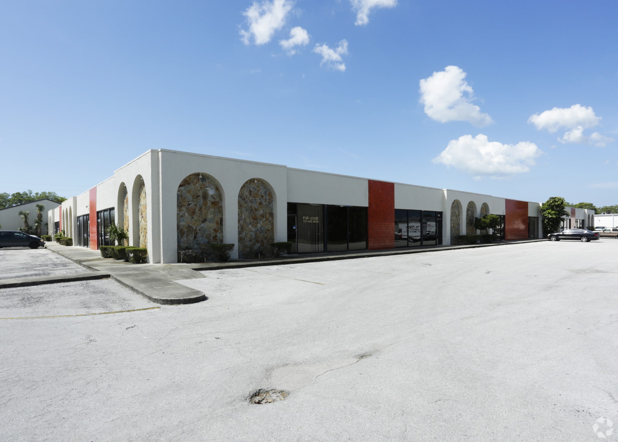 2011 Weaver Park Dr, Clearwater, FL for sale Primary Photo- Image 1 of 1