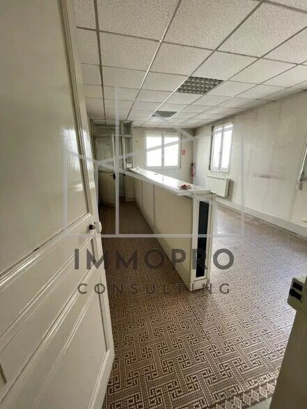 Office in Maromme for lease - Interior Photo - Image 3 of 4