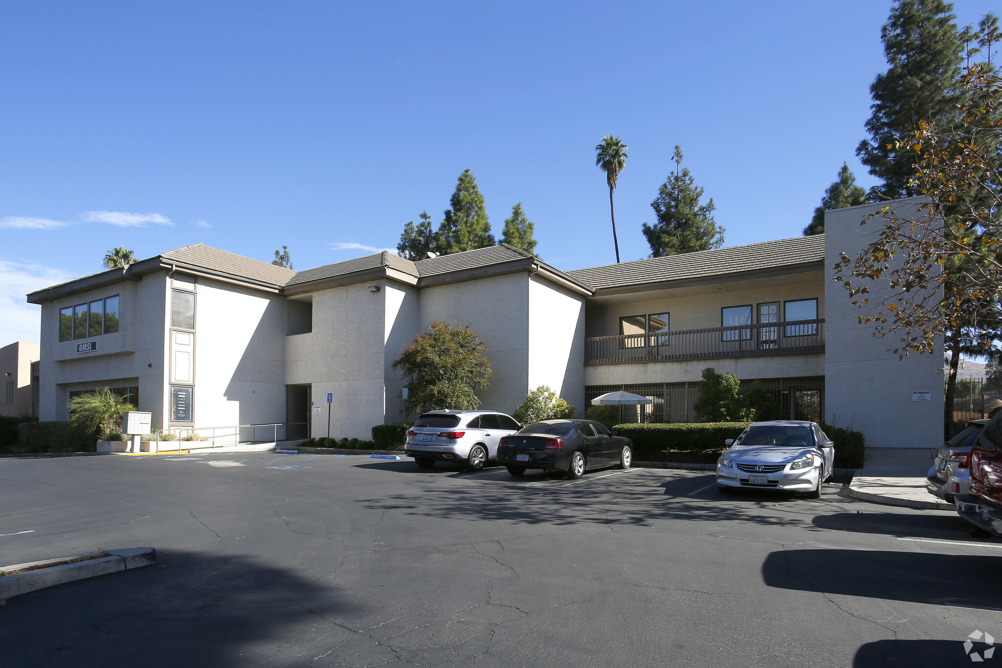 5051 Canyon Crest Dr, Riverside, CA for lease Primary Photo- Image 1 of 5