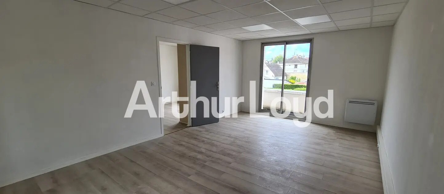 Office in Caen for lease Interior Photo- Image 1 of 4