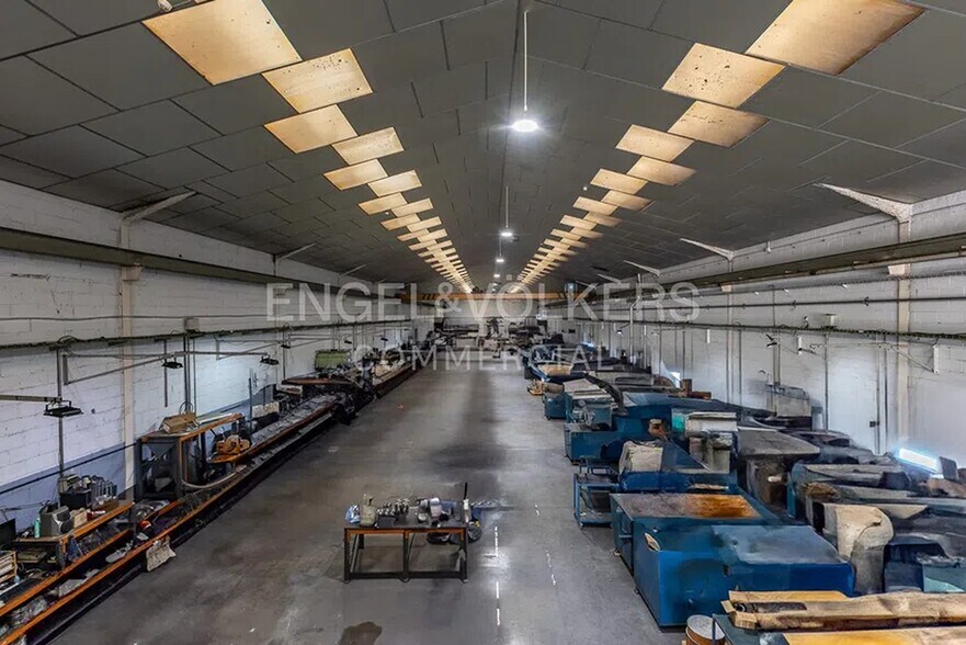 Industrial in Sant Andreu de la Barca, Barcelona for sale - Building Photo - Image 1 of 1