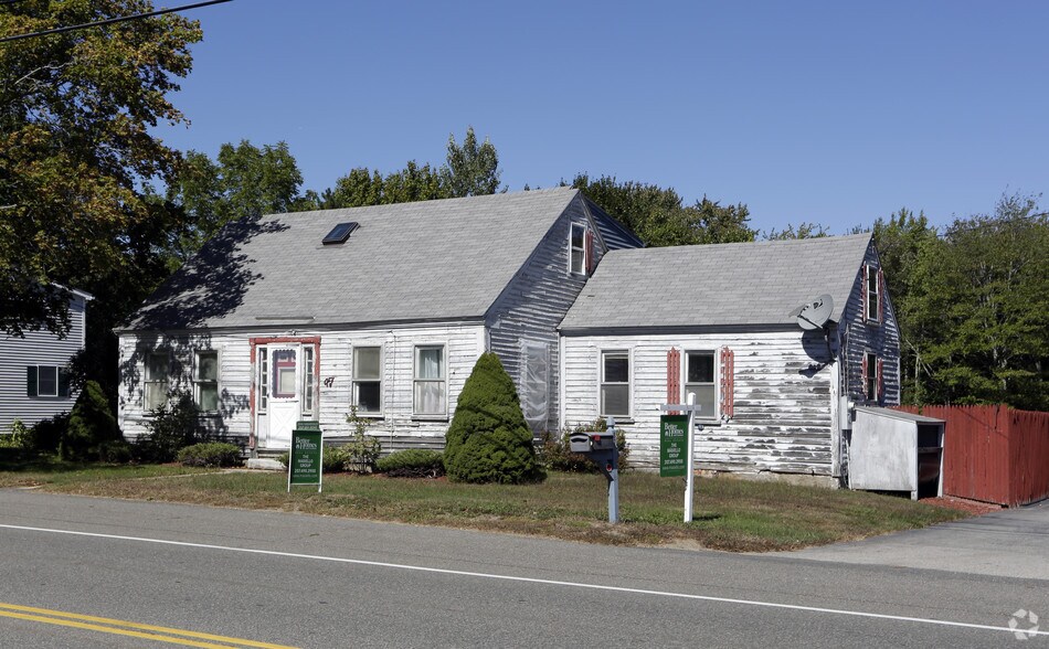 87 Sanford Rd, Wells, ME 04090