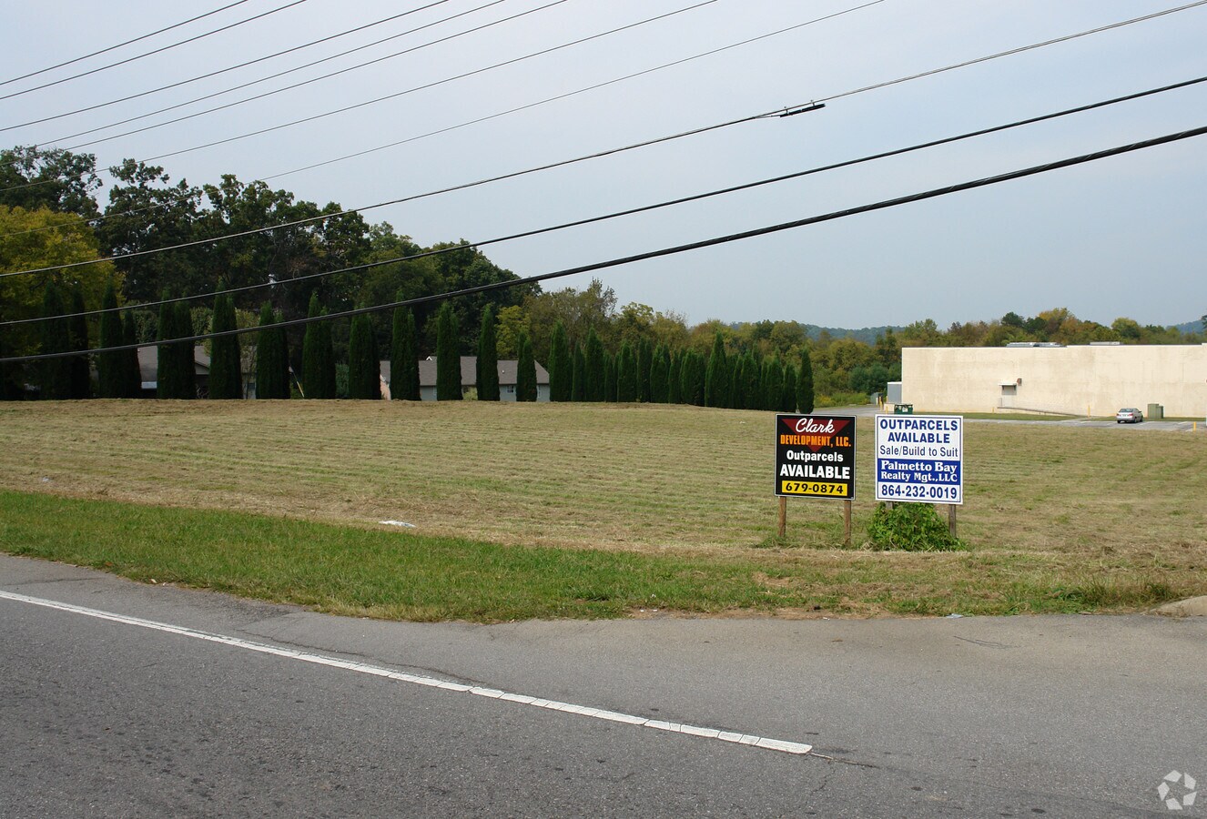 E Hunt Rd, Alcoa, TN 37701