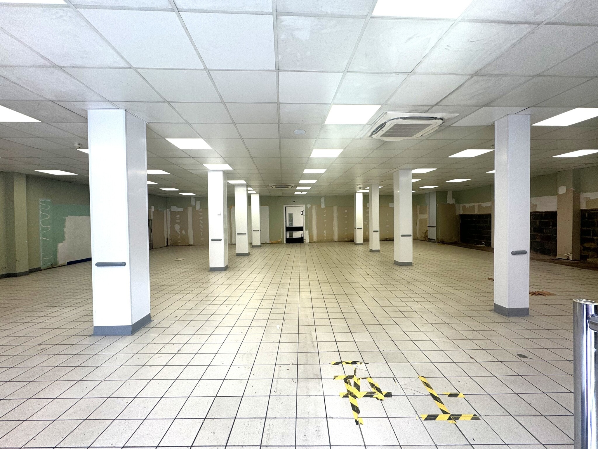 23-27 Falcon Road, London for lease Interior Photo- Image 1 of 5