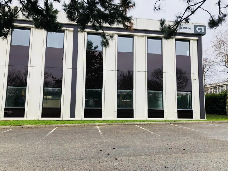 Flex in Cergy for lease - Building Photo - Image 2 of 18
