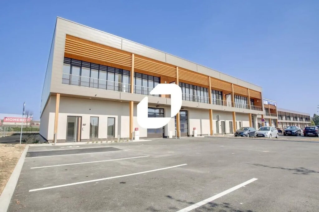 Location Local d'activités 392 m² - Photo 1