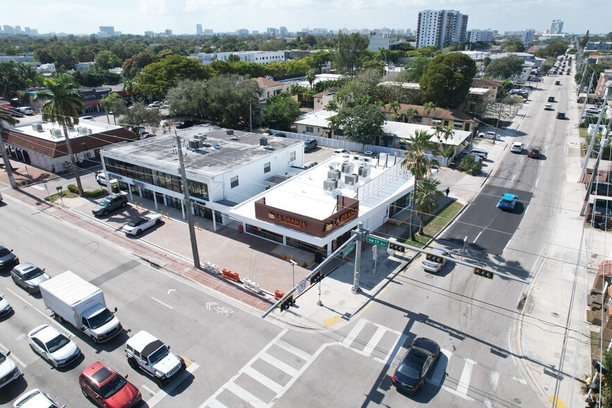 700 SW 17th Ave, Miami, FL for lease - Building Photo - Image 1 of 16