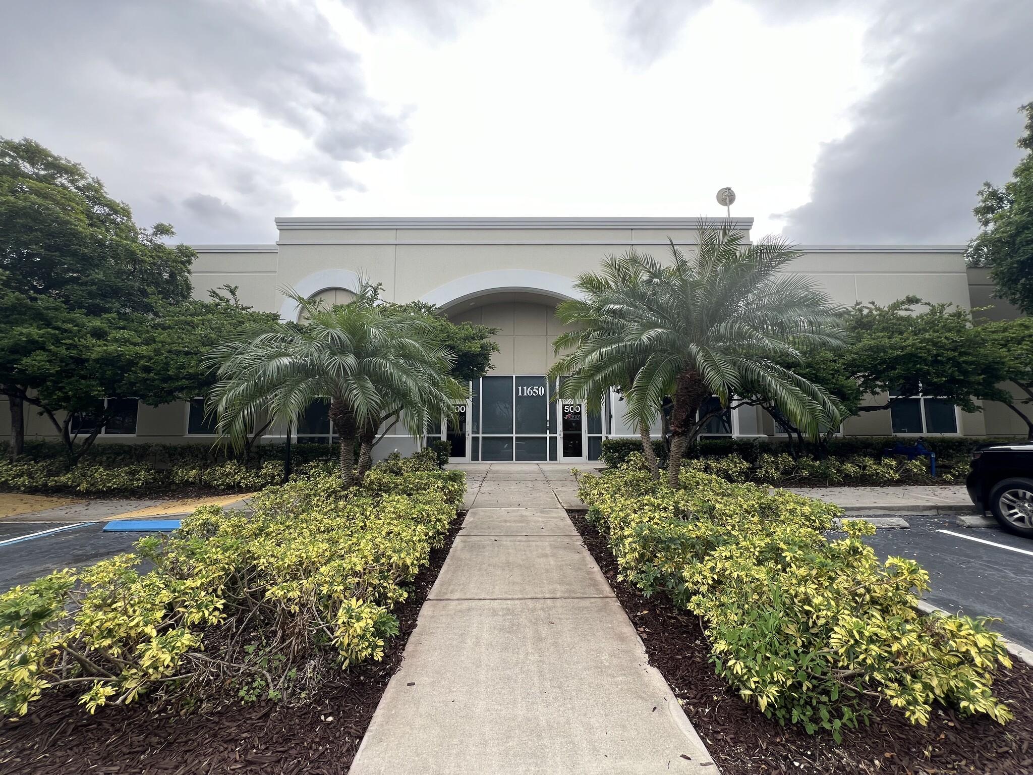 11650 Miramar Pky, Miramar, FL for lease Building Photo- Image 1 of 15