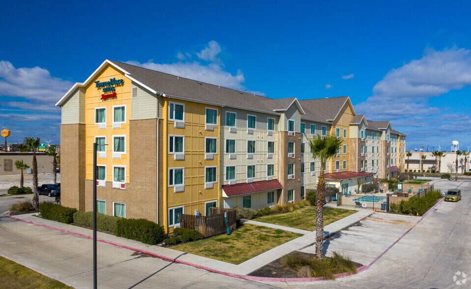 109 Esplanade, Portland, TX for sale - Primary Photo - Image 1 of 1