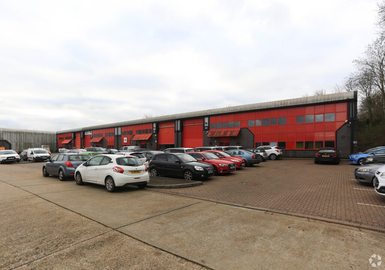 Saxon Pl, Rochester, KEN ME2 2NW Industrial for Lease