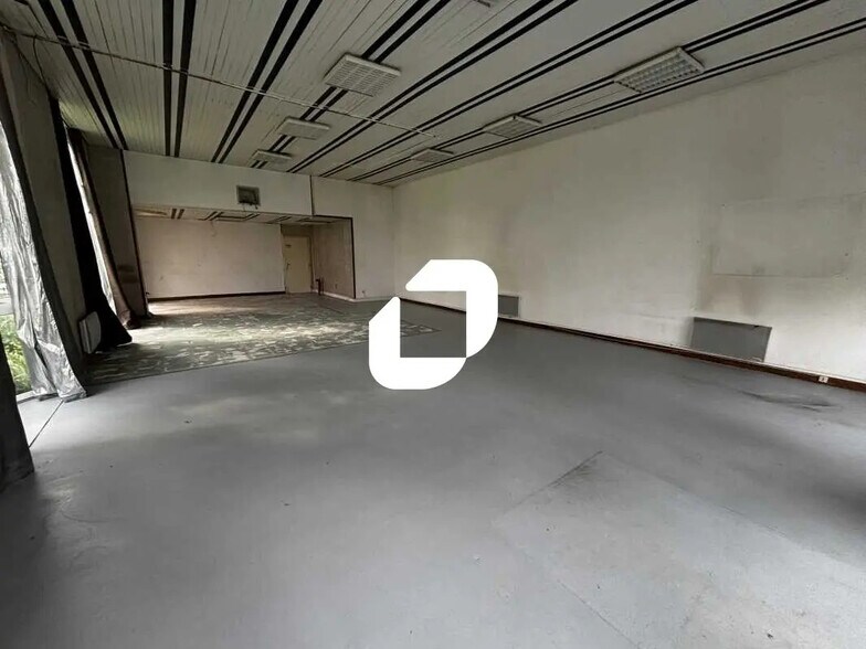 Retail in Angerville for lease - Interior Photo - Image 3 of 9