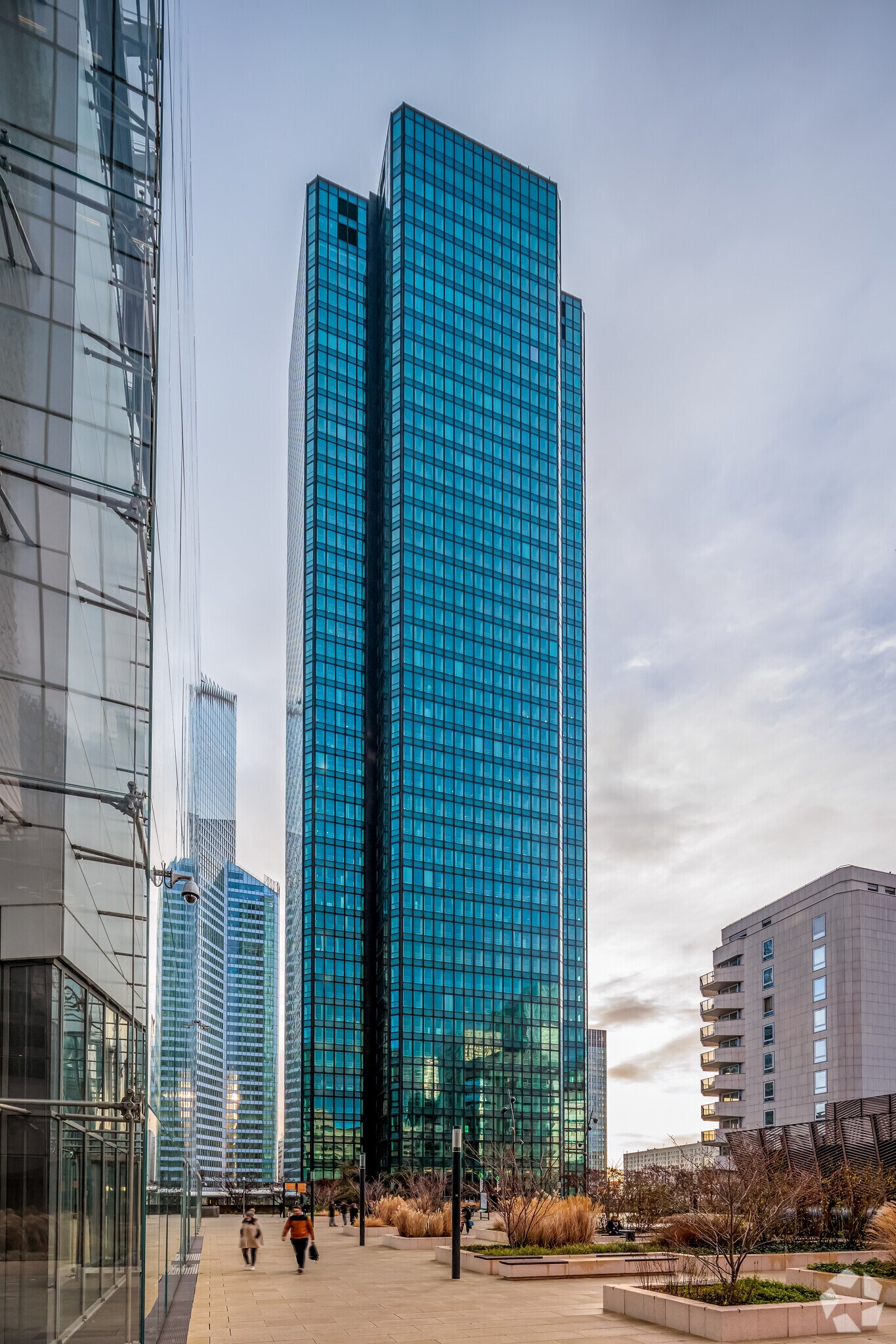 Office in Courbevoie for lease Primary Photo- Image 1 of 41