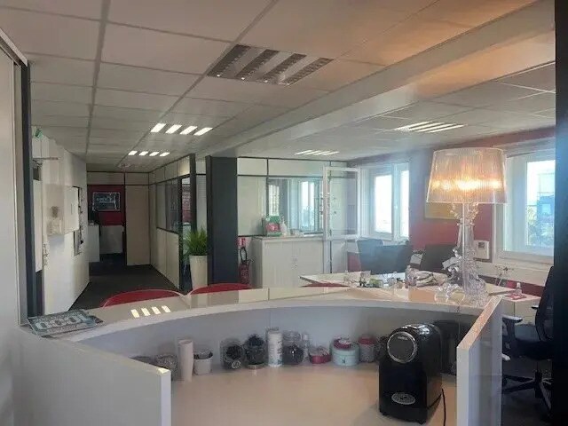 Office in Nice for lease - Interior Photo - Image 2 of 9