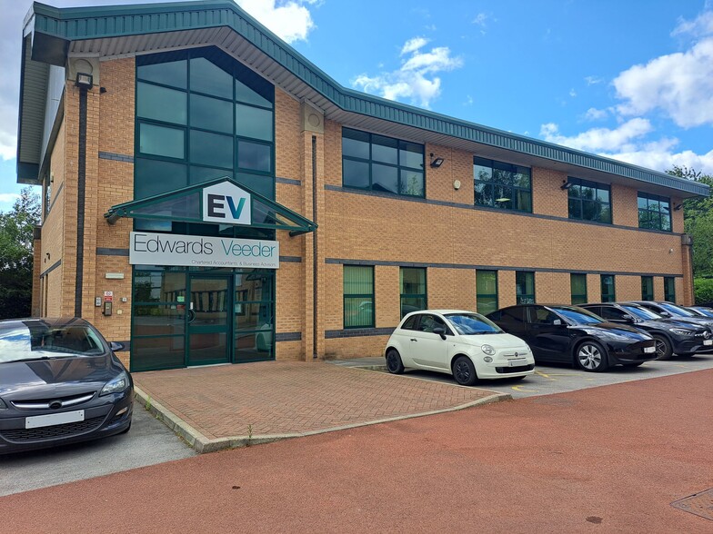 Oldham Broadway Businesss Park, Oldham for lease - Building Photo - Image 1 of 1