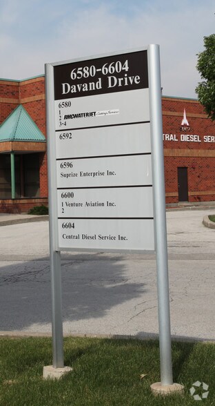 6580 Davand Dr, Mississauga, ON for lease - Building Photo - Image 2 of 8