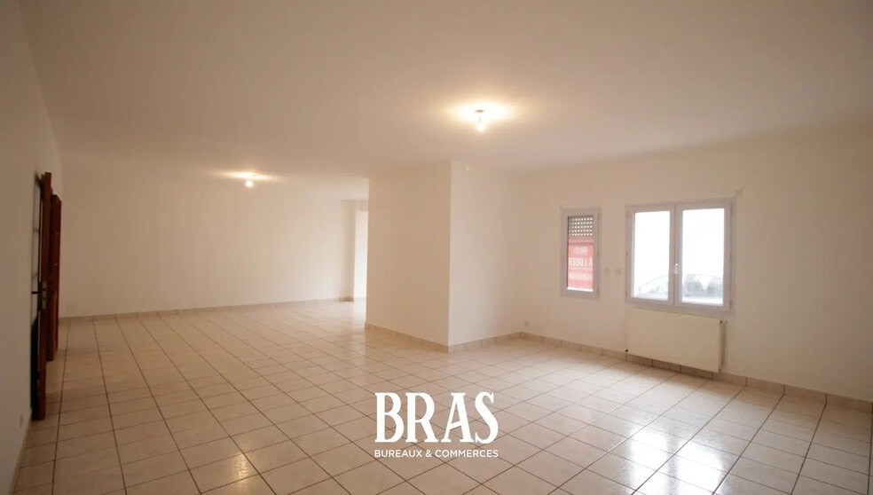 Office in Rezé for lease - Interior Photo - Image 2 of 13