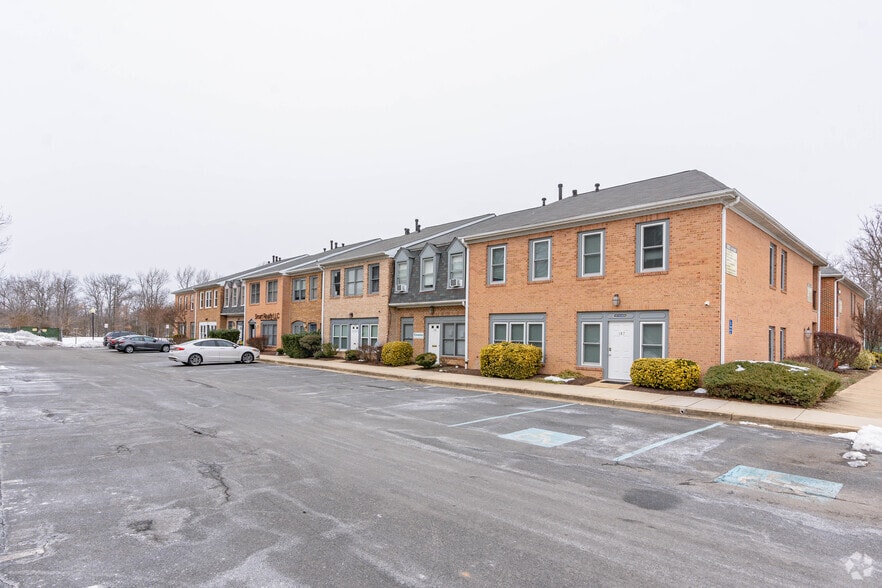 5627 Allentown Rd, Suitland, MD for sale - Primary Photo - Image 1 of 3