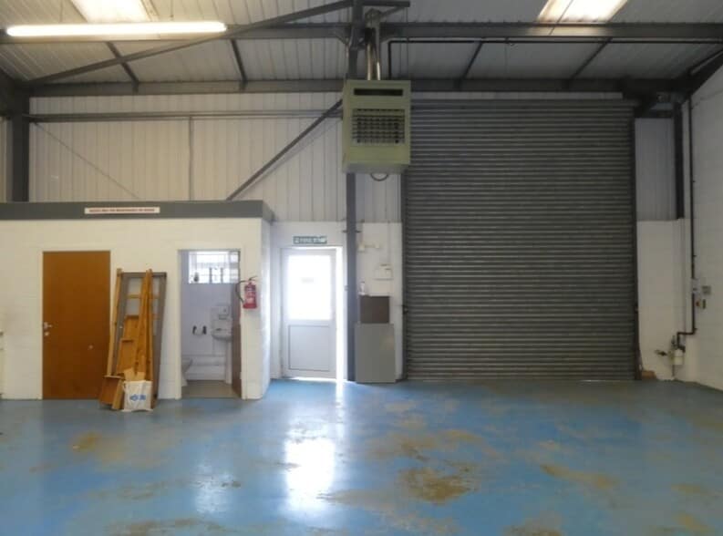 Unit 5, Clover Park, Hinckley for lease - Interior Photo - Image 2 of 3