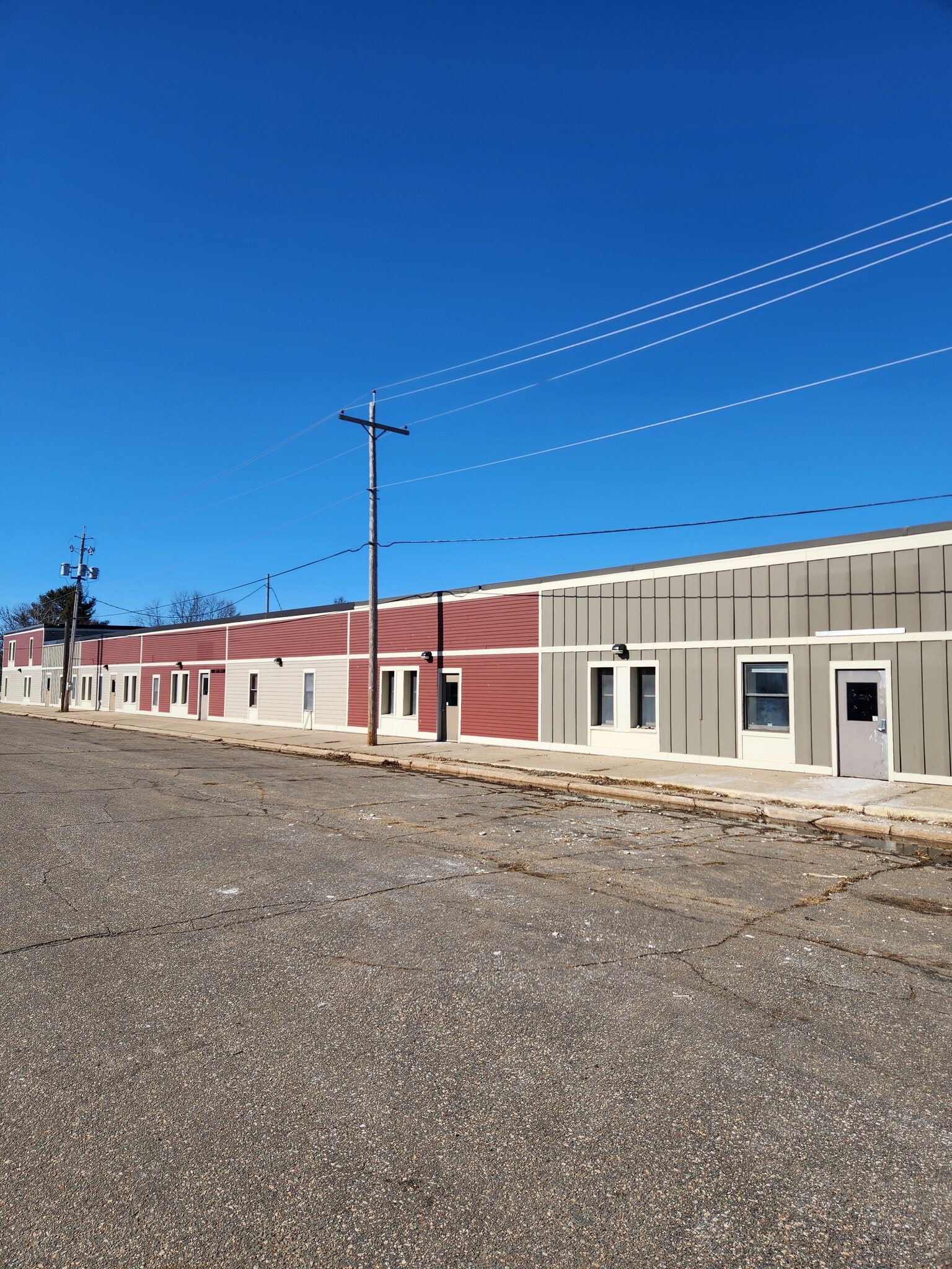 1100 5th St NE, Staples, MN for lease Building Photo- Image 1 of 11