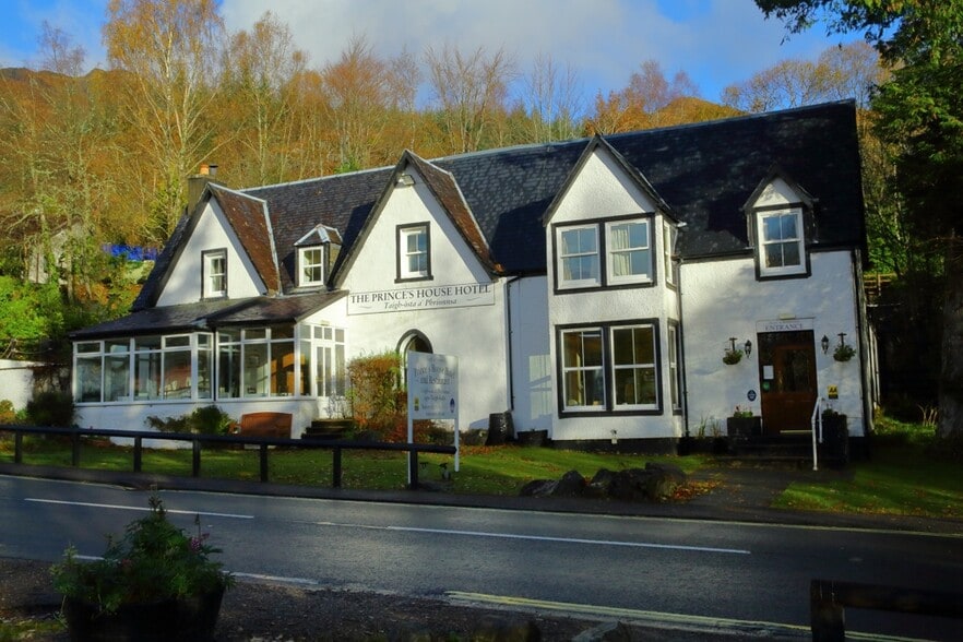 Glenfinnan, Glenfinnan, PH37 4LT Prince's House Hotel & Restaurant