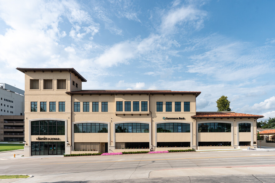 2005 E 21st St, Tulsa, OK for lease - Building Photo - Image 3 of 7