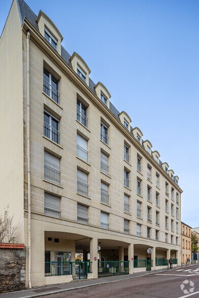 Avenue Des Etats Unis, Versailles for sale - Building Photo - Image 2 of 2