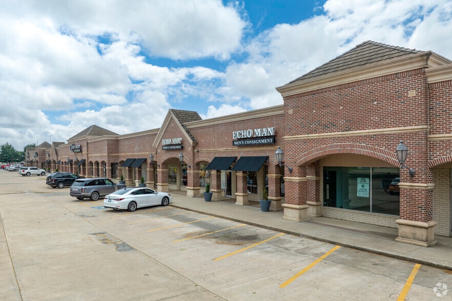 5910-5958 S Lewis Ave, Tulsa, OK for lease - Building Photo - Image 2 of 4