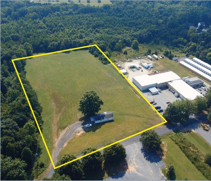 6010B Gun Club Rd, Winston-Salem, NC for sale - Building Photo - Image 2 of 3