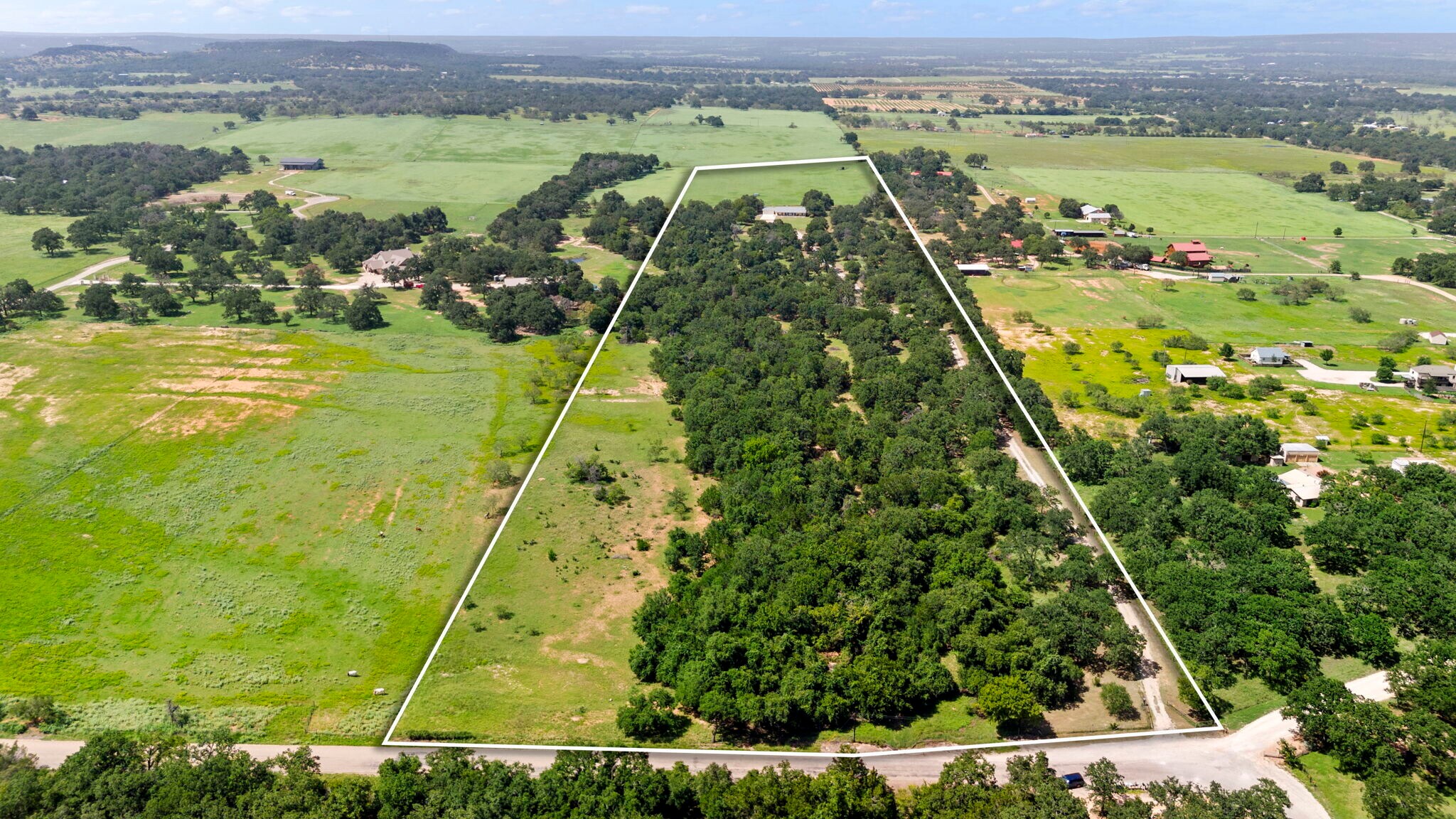 2474 Goehmann Ln, Fredericksburg, TX for sale Primary Photo- Image 1 of 9