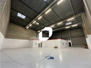 12-14 Avenue Francois Sommer, Antony for lease Interior Photo- Image 1 of 7