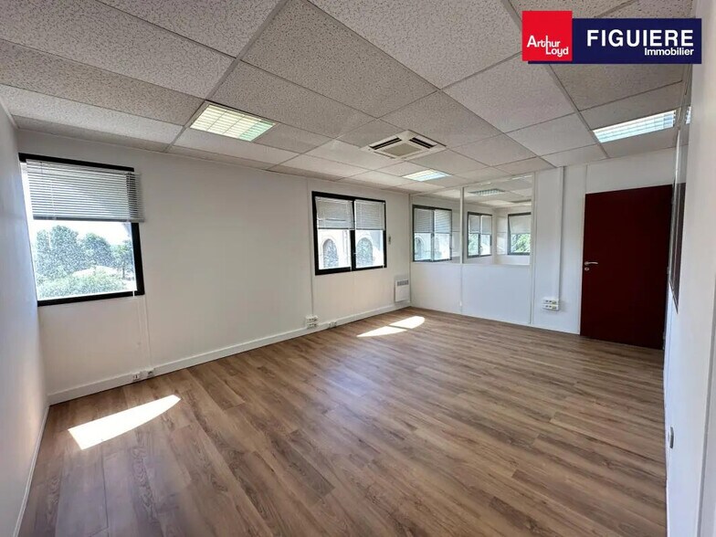 Office in Aix-en-Provence for lease - Interior Photo - Image 3 of 15