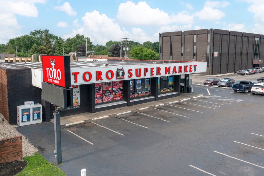 1405 E Dublin Granville Rd, Columbus, OH for sale - Building Photo - Image 3 of 6