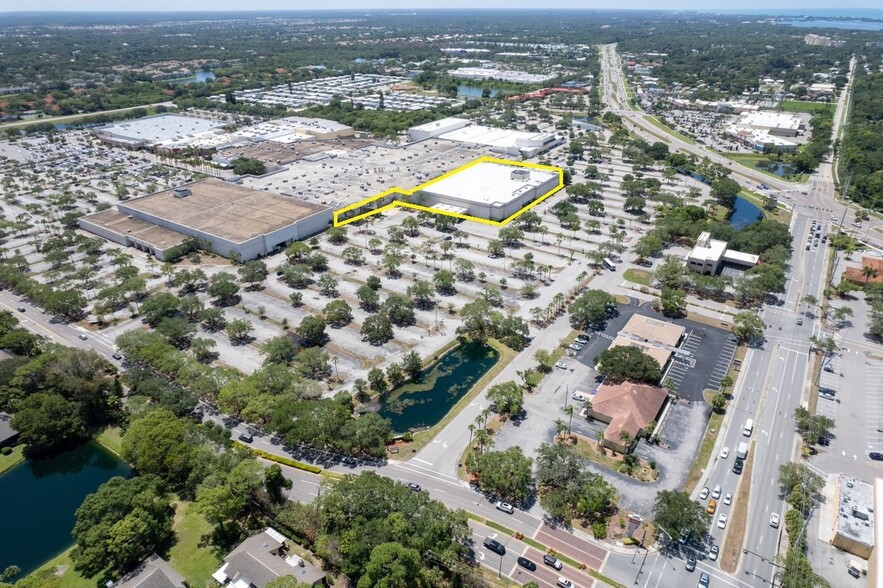 8201 S Tamiami Trl, Sarasota, FL for sale - Building Photo - Image 1 of 1