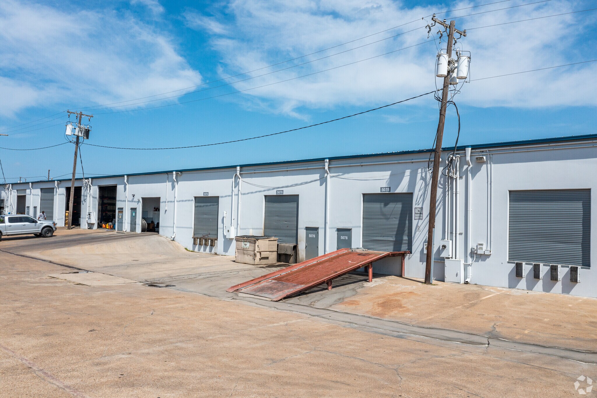 50295047 Martin Luther King Fwy, Fort Worth, TX 76119 Village Creek