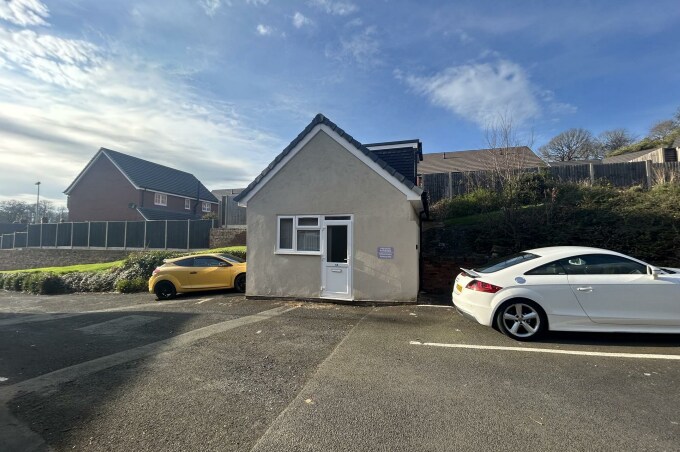 435-437 Halesowen Rd, Cradley Heath for lease - Building Photo - Image 3 of 3