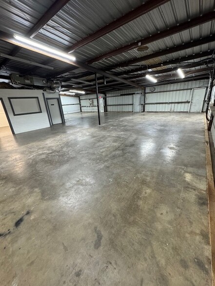 2602 Fort Worth Hwy, Weatherford, TX for lease - Building Photo - Image 3 of 12