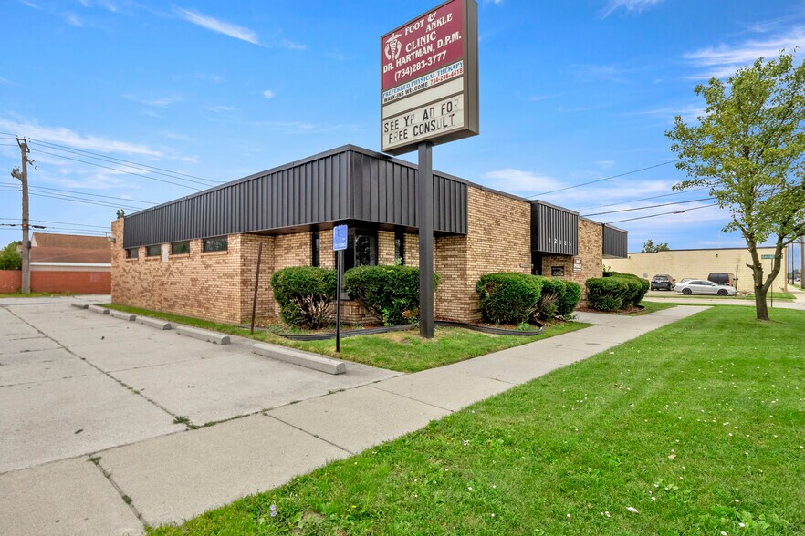 12885 Northline Rd, Southgate, MI 48195 Office for Lease