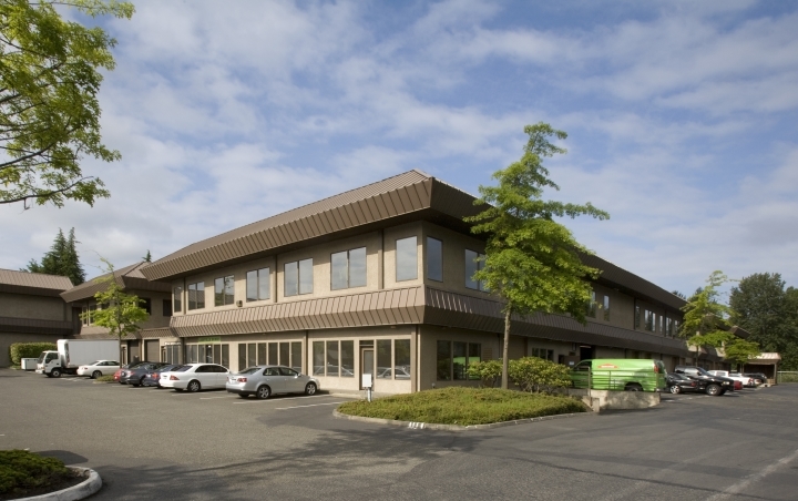 1215 120th Ave NE, Bellevue, WA for lease - Building Photo - Image 2 of 7