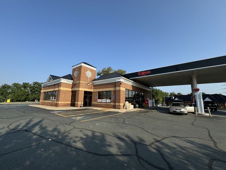 1192 Richmond Rd, Charlottesville, VA for lease - Building Photo - Image 3 of 9