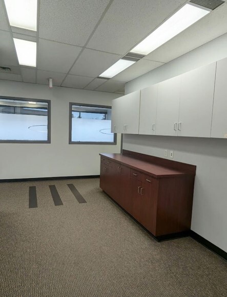 10464 Mayfield Rd NW, Edmonton, AB for lease Interior Photo- Image 1 of 4