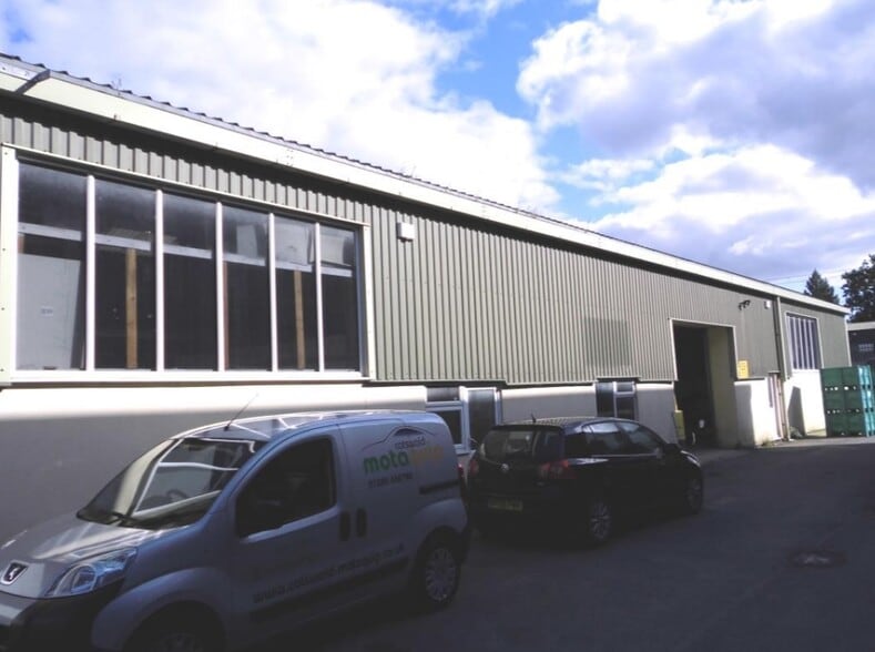 Wilkinson Rd, Cirencester for sale - Primary Photo - Image 1 of 1