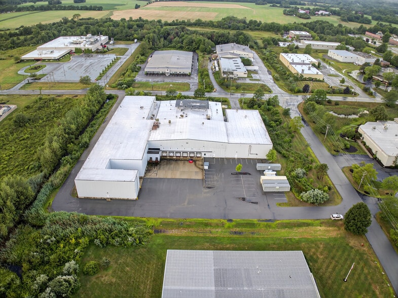 2 Opportunity Way, Newburyport, MA for lease - Building Photo - Image 1 of 7