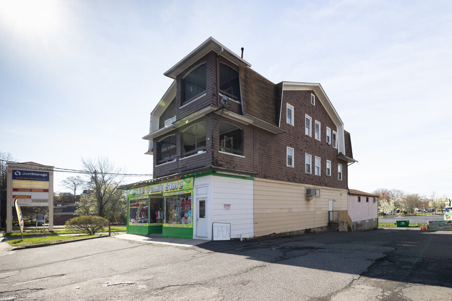 584 W Main St, Meriden, CT for sale - Building Photo - Image 3 of 28