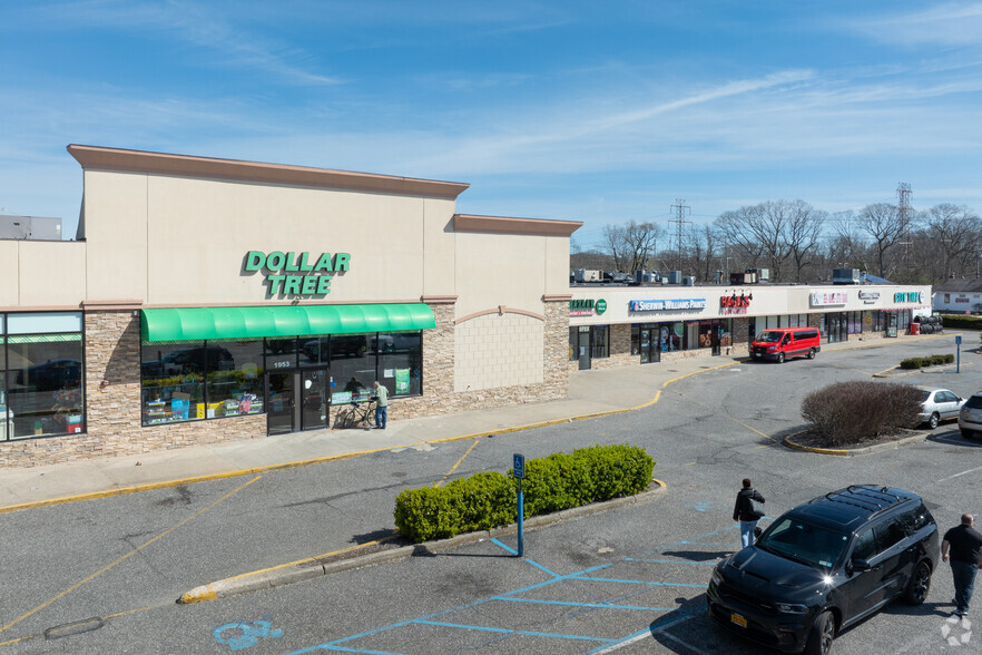 1929-1953 Middle Country Rd, Centereach, NY for sale - Primary Photo - Image 1 of 1