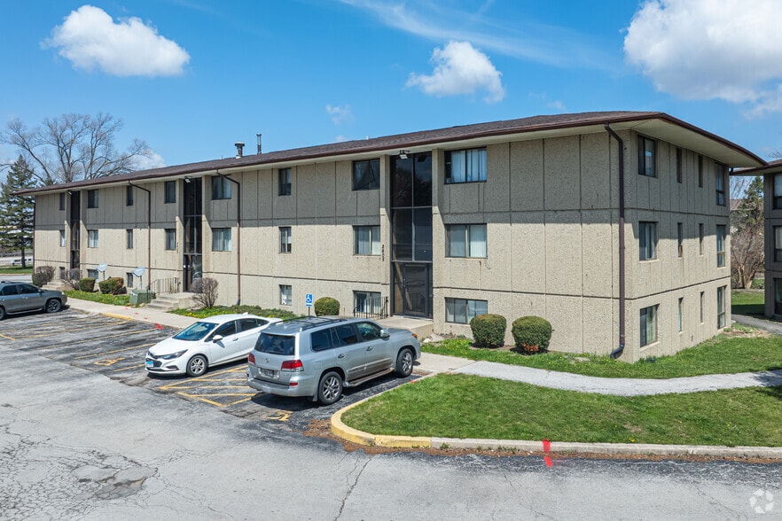 2610 Marigold Dr, Sauk Village, IL for sale - Primary Photo - Image 1 of 1