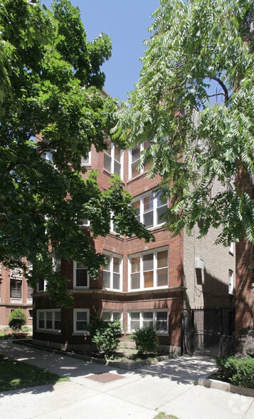 1210 E Hyde Park Blvd, Chicago, IL for sale - Building Photo - Image 2 of 2