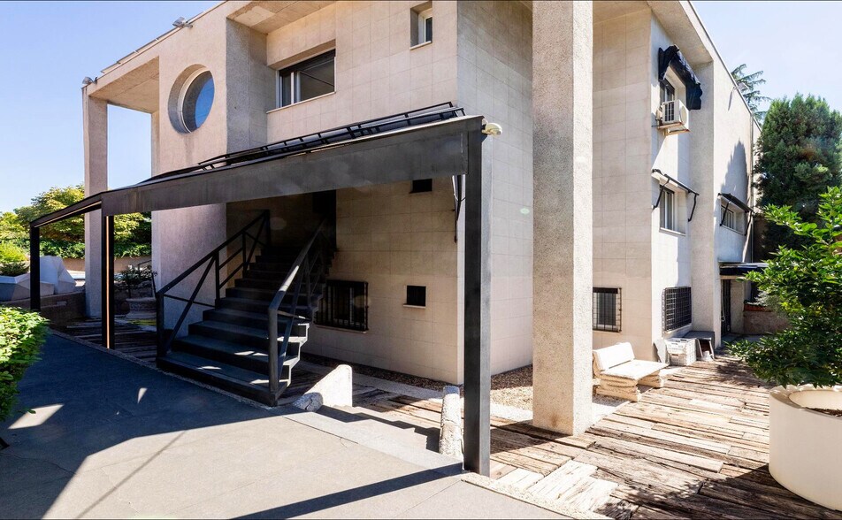 Office in Majadahonda, Madrid for sale - Building Photo - Image 1 of 17