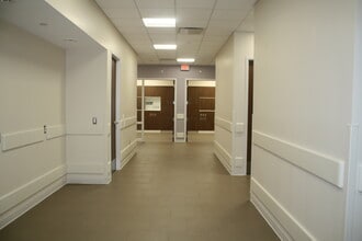 1405 E South Blvd, Rochester Hills, MI for lease Interior Photo- Image 2 of 9