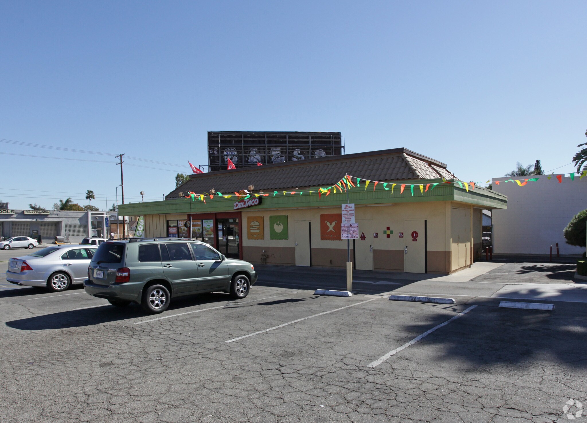 7545 Balboa Blvd, Van Nuys, CA for lease Building Photo- Image 1 of 5