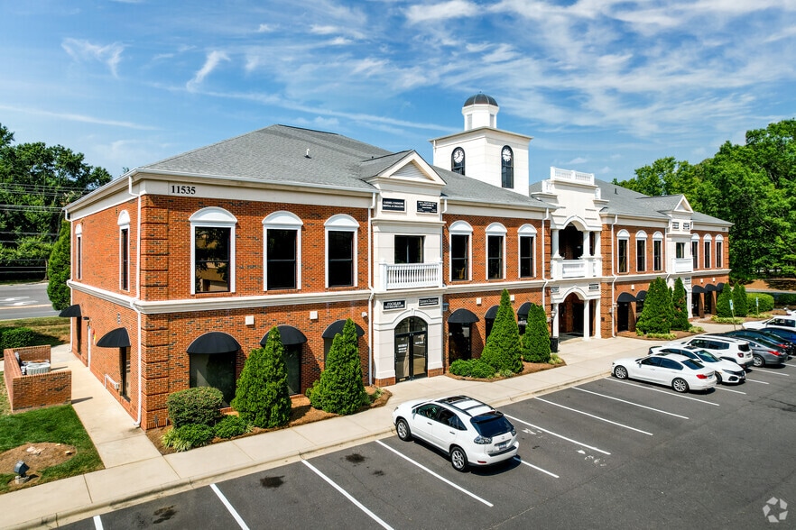 11535 Carmel Commons Blvd, Charlotte, NC for lease - Building Photo - Image 3 of 4